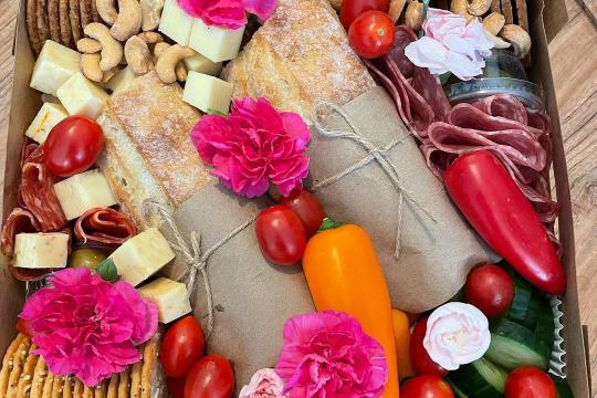 Picnic Box for 2 with 2 sandwiches